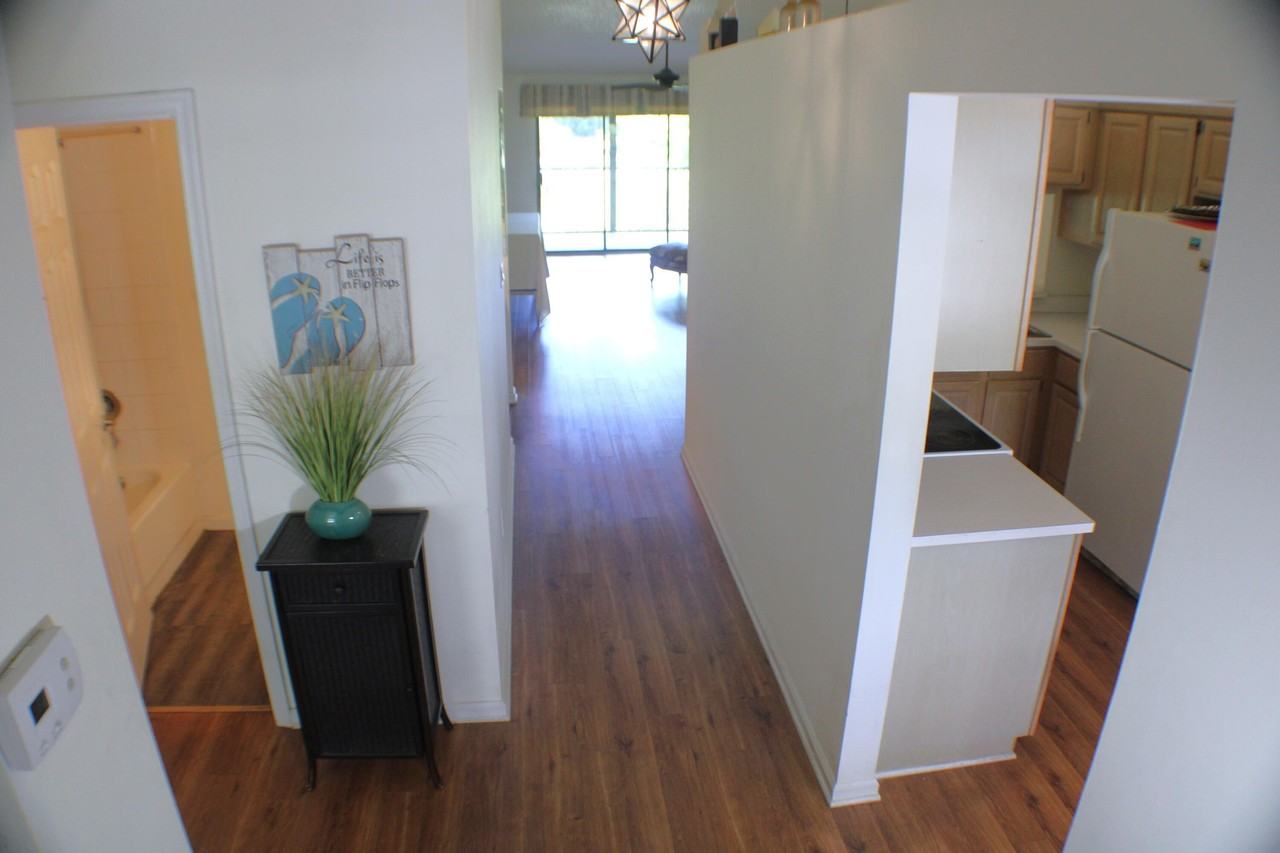 1082 Keystone Dr #C - Photo 3 of 26