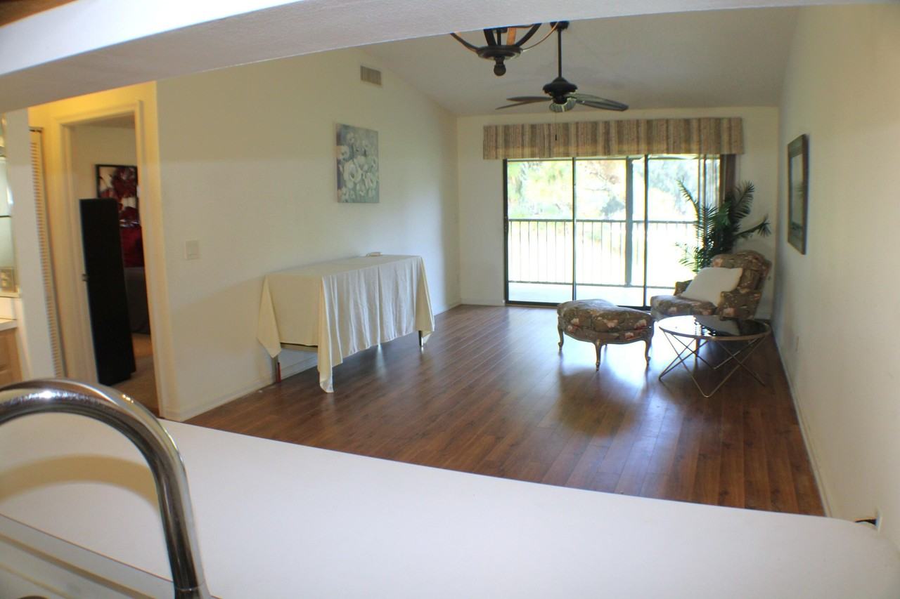 1082 Keystone Dr #C - Photo 6 of 26