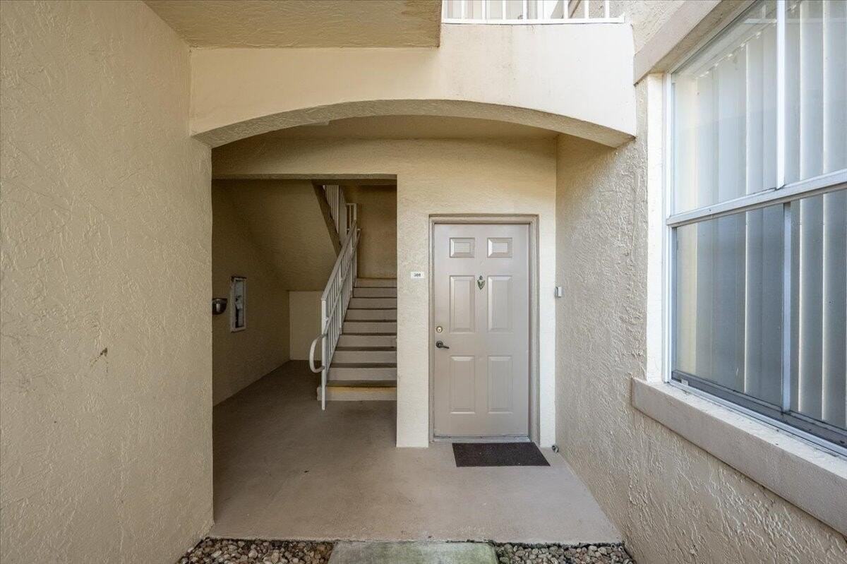 2060 Greenview Shores Blvd #308 - Photo 3 of 24