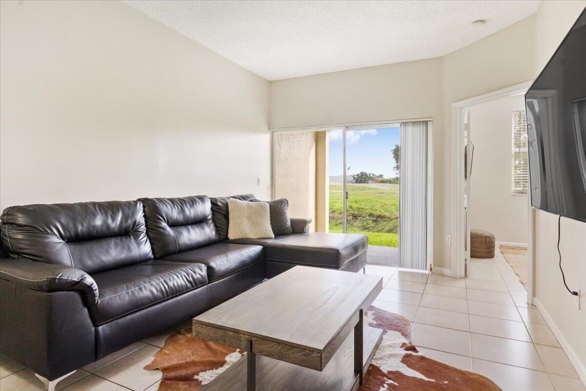 2060 Greenview Shores Blvd #308 - Photo 6 of 24