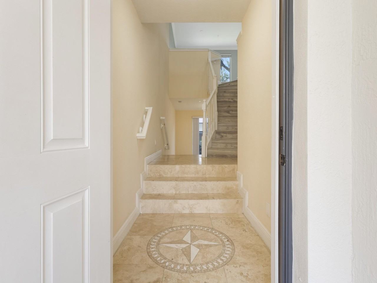 3028 Waterside Cir - Photo 4 of 50