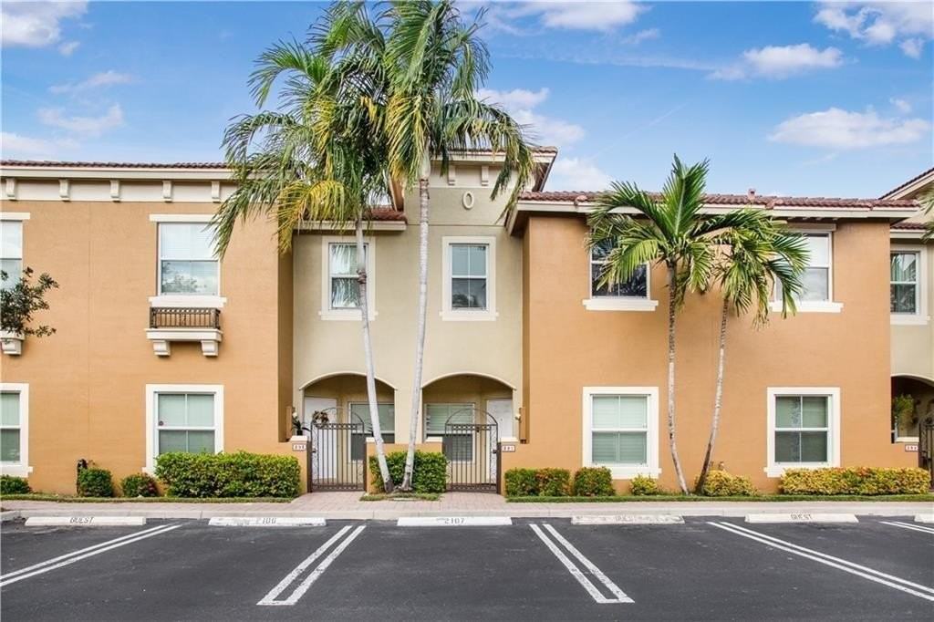 291 Lake Monterey Cir