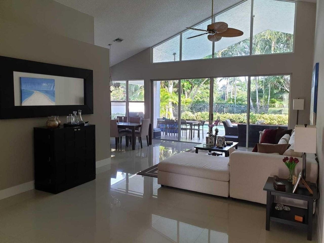 5463 Nw 20th Ave - Photo 3 of 20