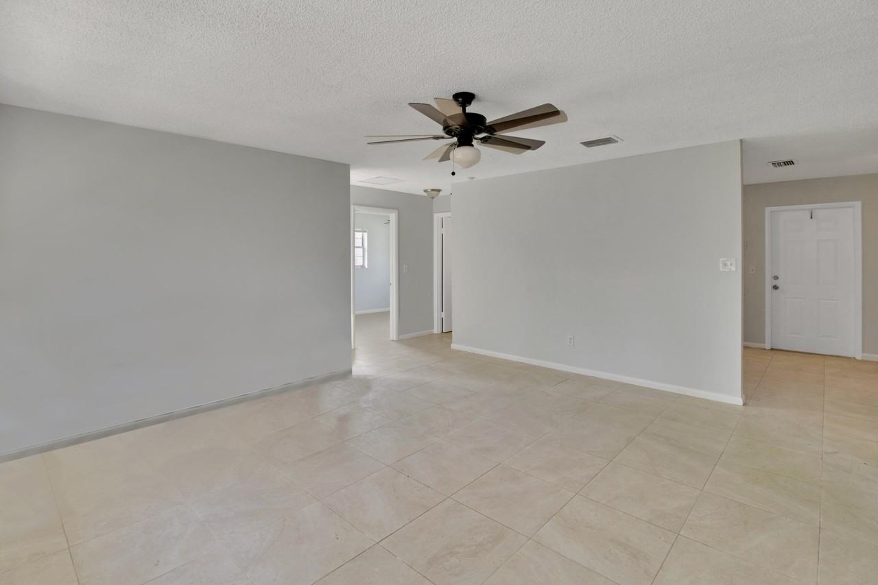 3040 Martin Ave - Photo 6 of 18