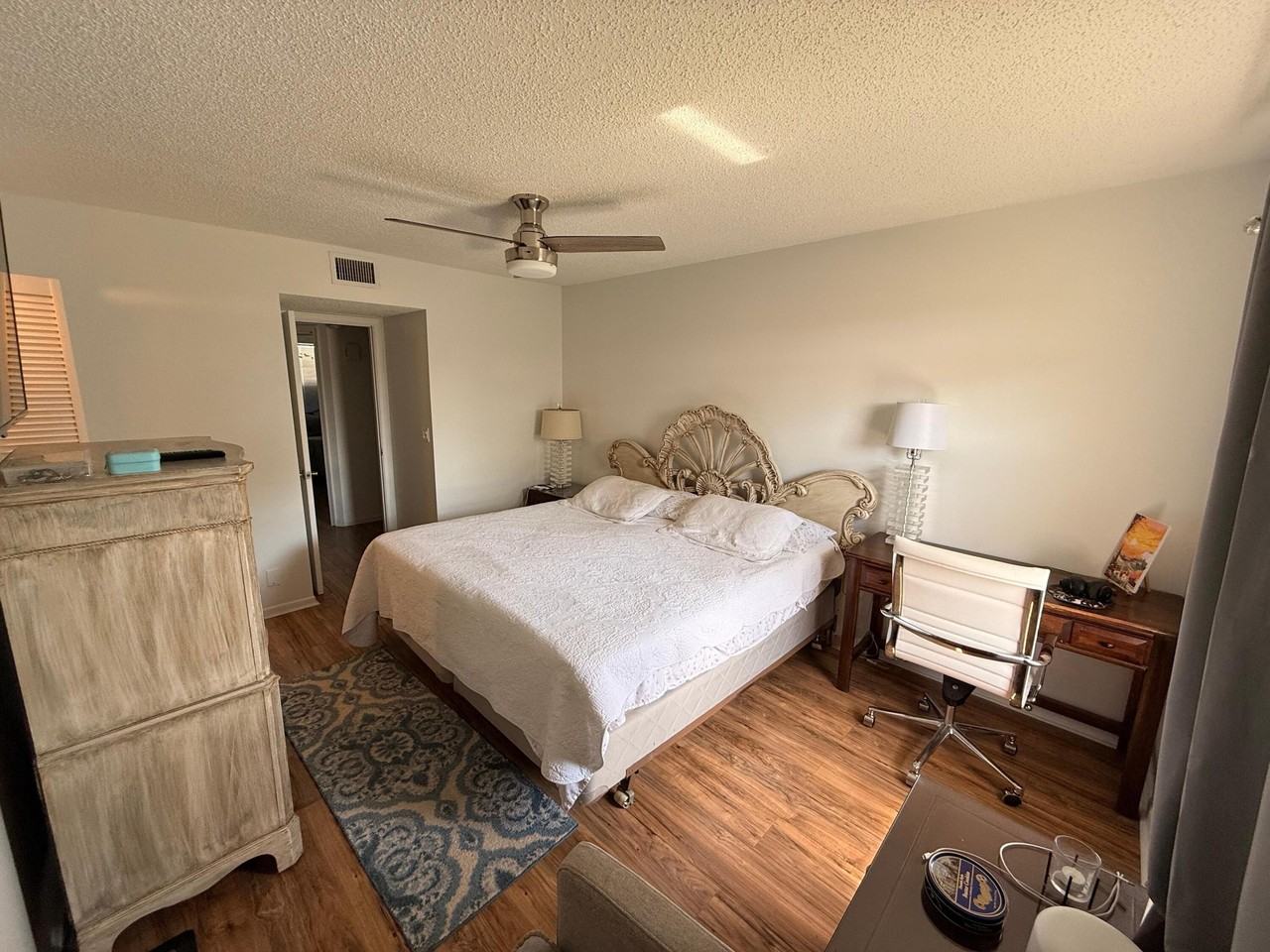 9923 Three Lakes Cir #13H - Photo 3 of 10