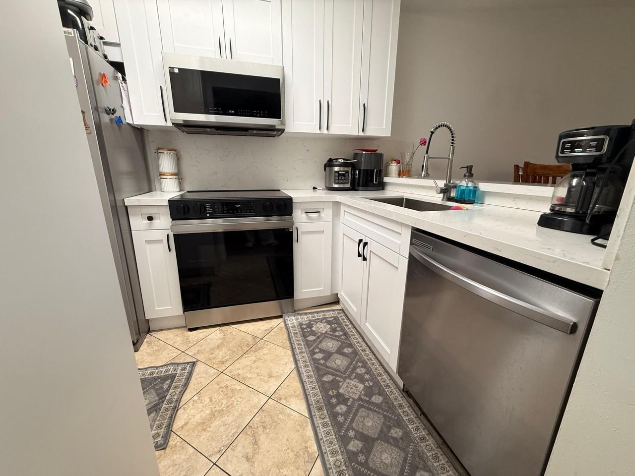 9923 Three Lakes Cir #13H - Photo 6 of 10