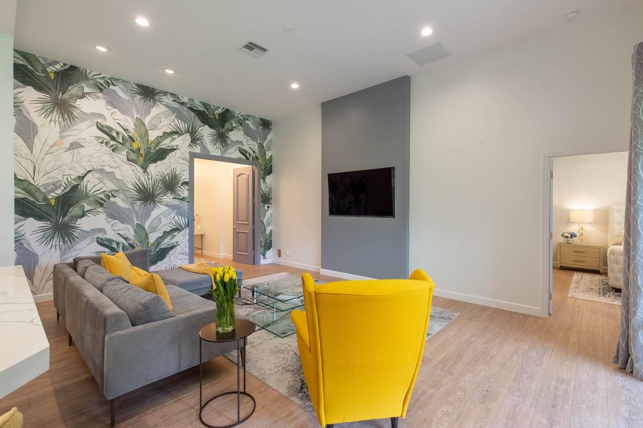 10429 Prato St - Photo 4 of 19