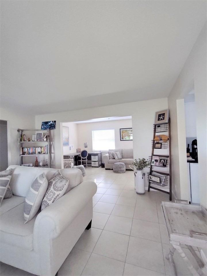 1826 Sw Congress Blvd - Photo 5 of 36