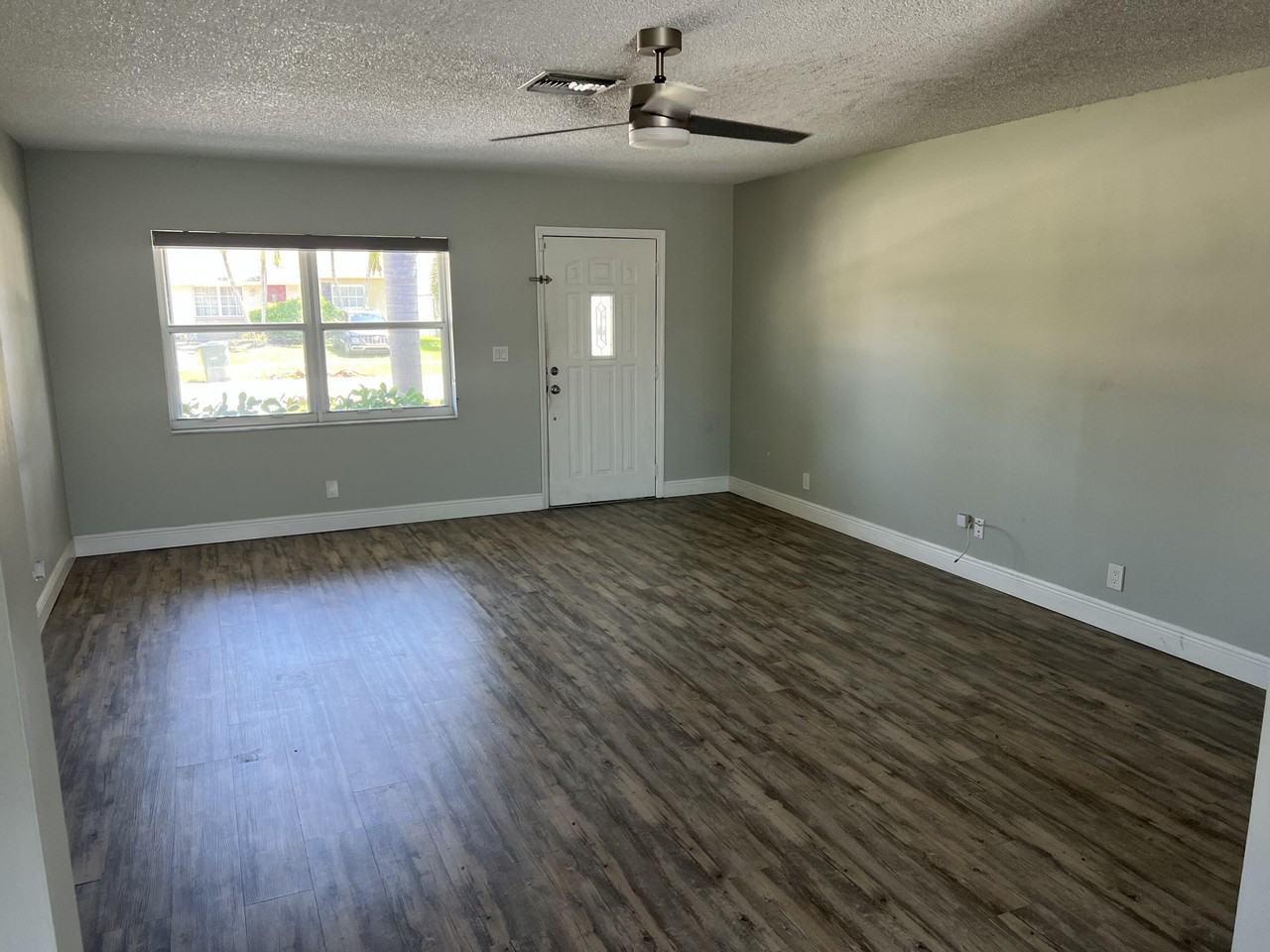 516 Nw 54th St - Photo 2 of 17
