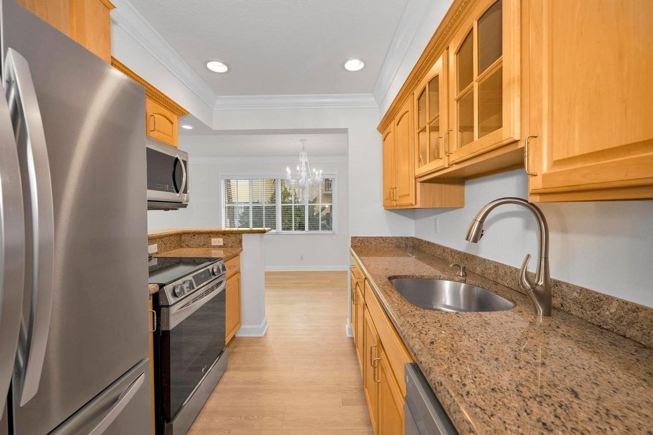 1515 E Broward Blvd #227 - Photo 3 of 47