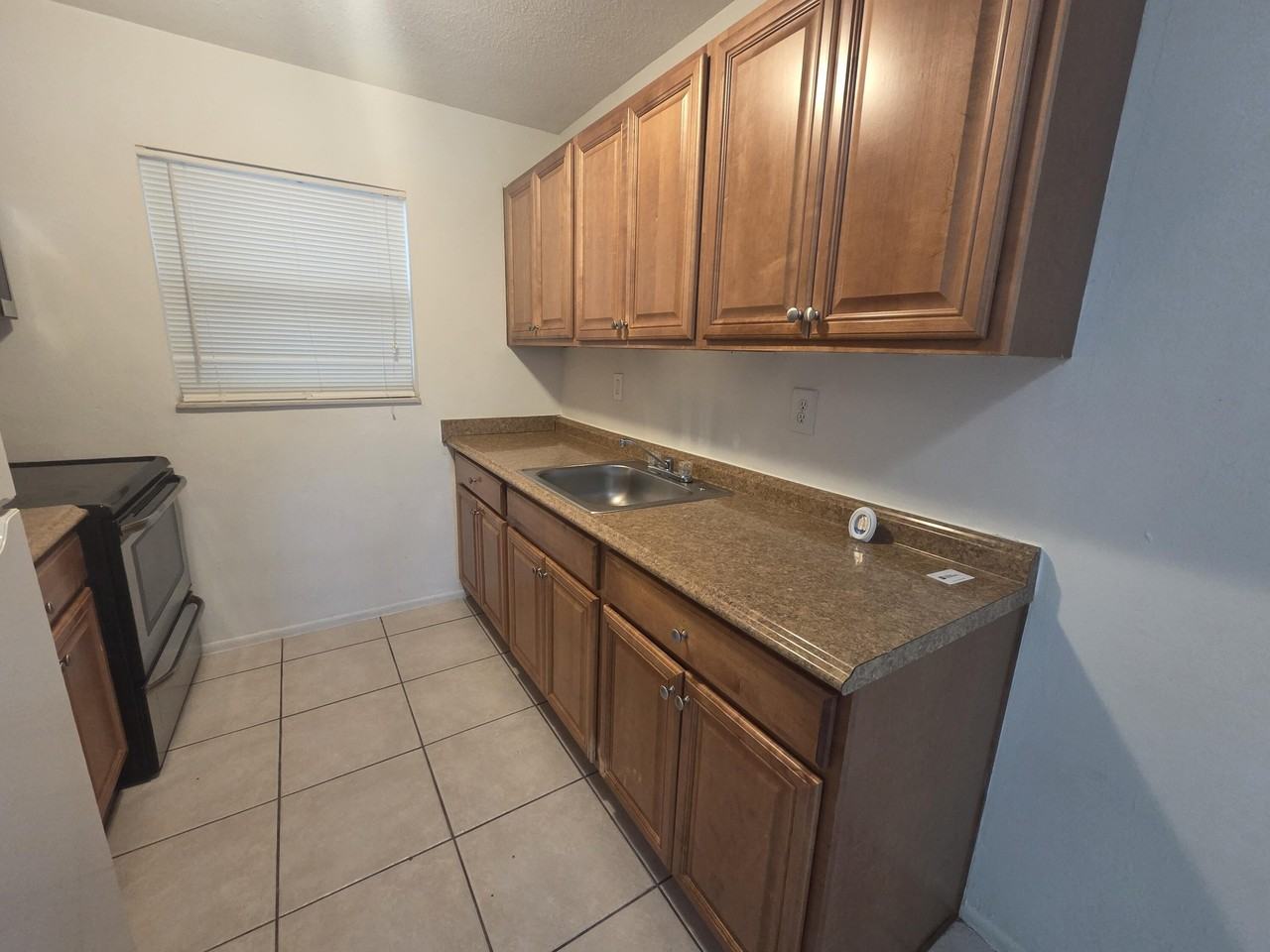 701 Se 15th St #12 - Photo 3 of 13
