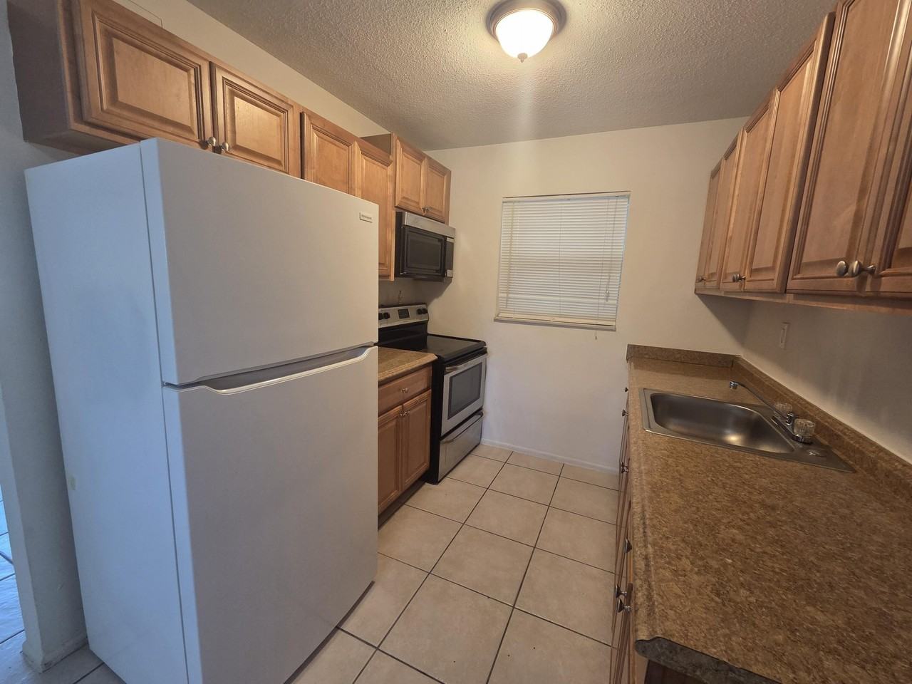 701 Se 15th St #12 - Photo 4 of 13