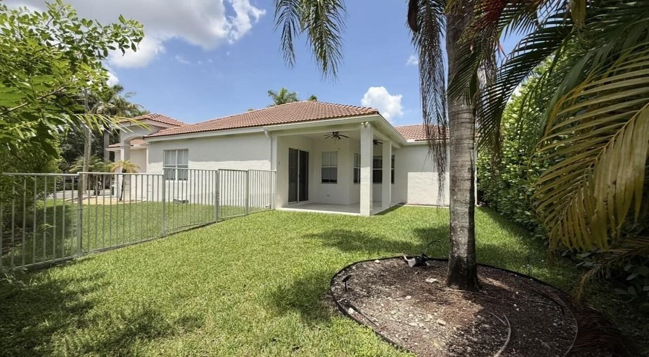 522 Live Oak Ln - Photo 3 of 25