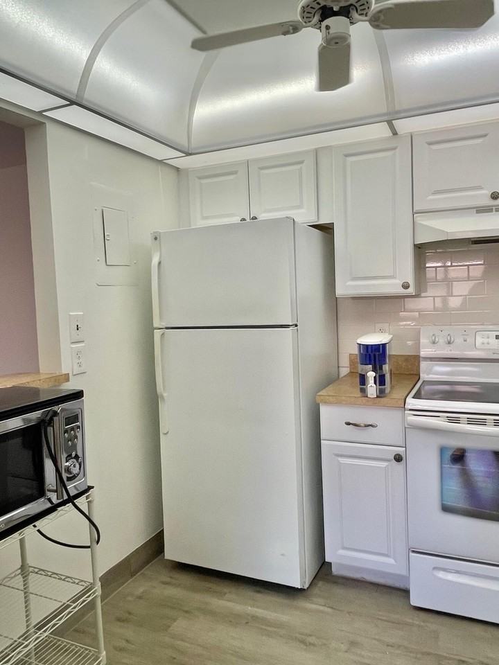 654 Saxony N - Photo 2 of 10