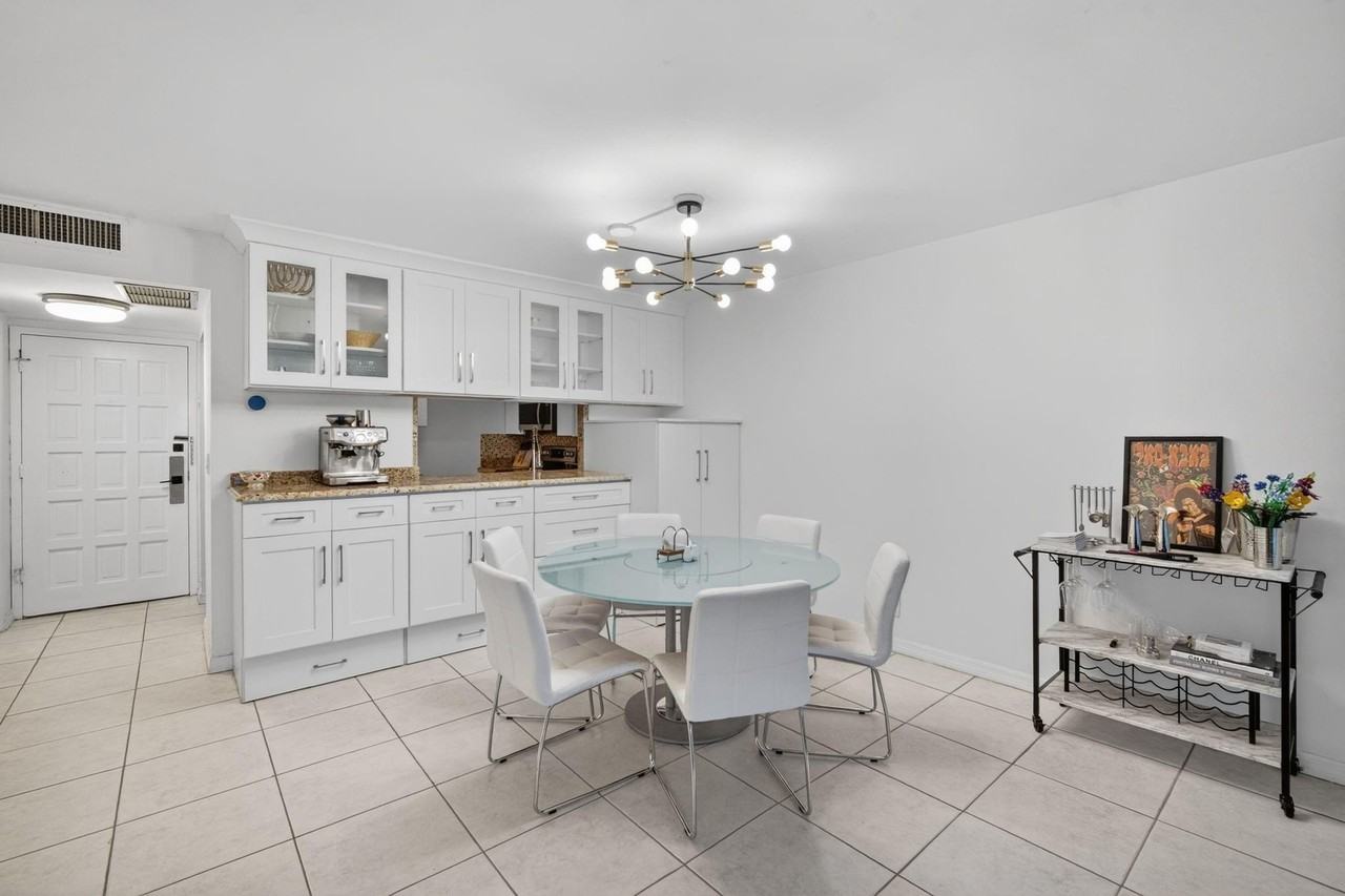 3900 N Hills Dr #306 - Photo 4 of 18