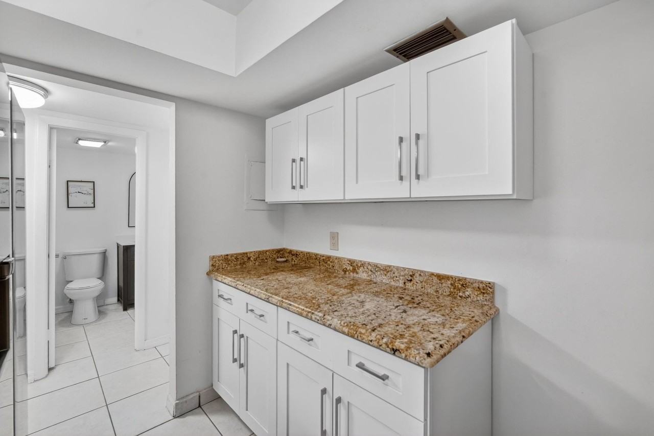 3900 N Hills Dr #306 - Photo 7 of 18