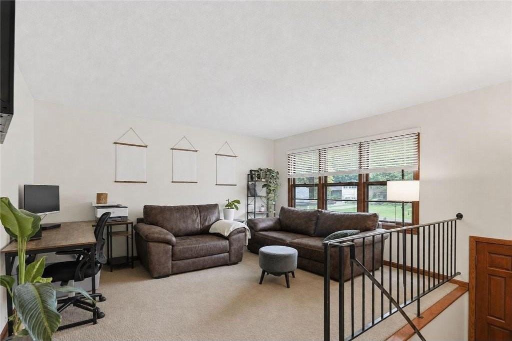 3308 Roosevelt Ct Ne - Photo 2 of 27