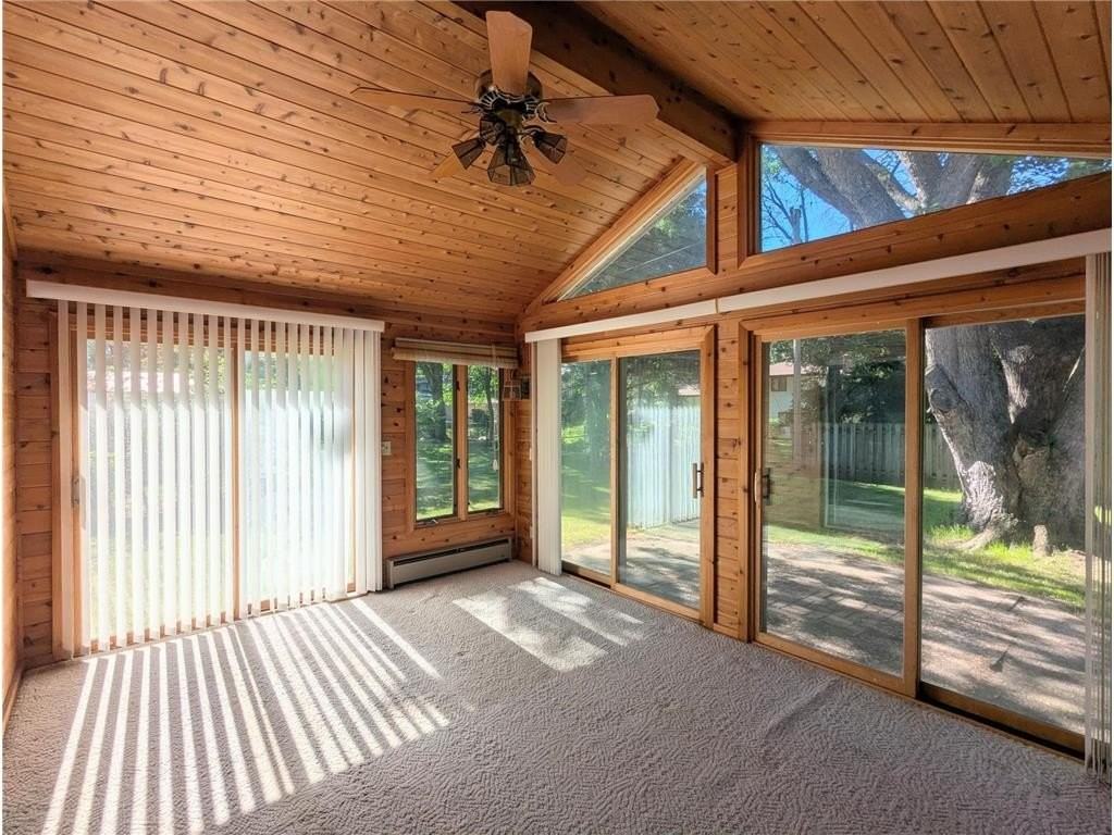 6065 Oakwood Rd - Photo 4 of 22