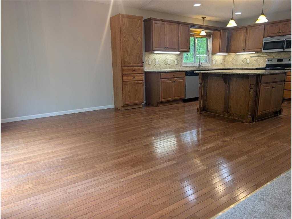 15725 Sycamore St Nw - Photo 2 of 11