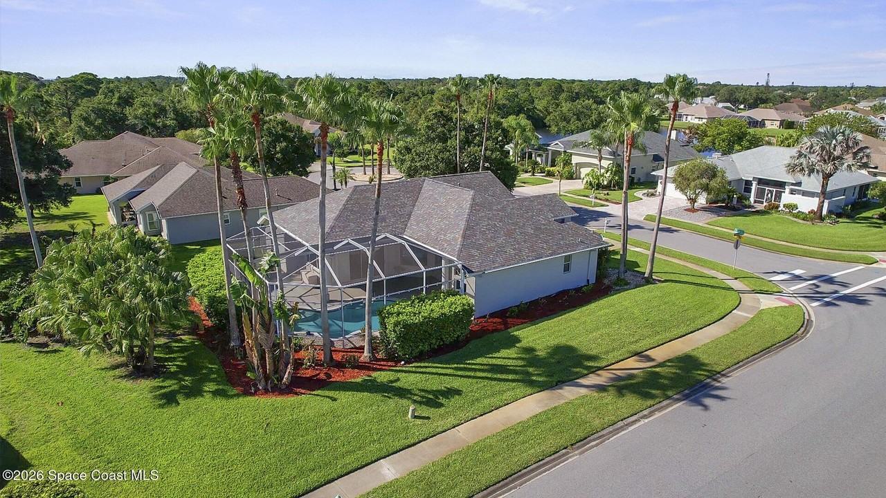 768 Harrier Ct - Photo 4 of 47