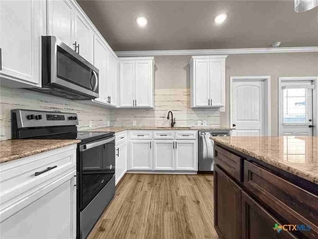 1606 Black Kettle Trl - Photo 4 of 18