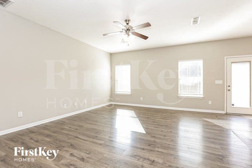 805 Avatar Ct - Photo 2 of 16