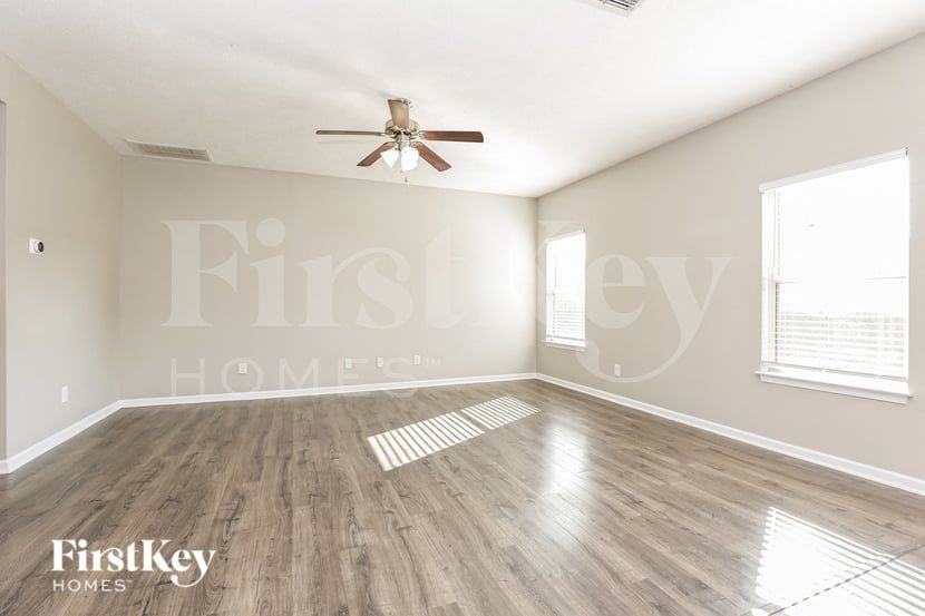 805 Avatar Ct - Photo 3 of 16