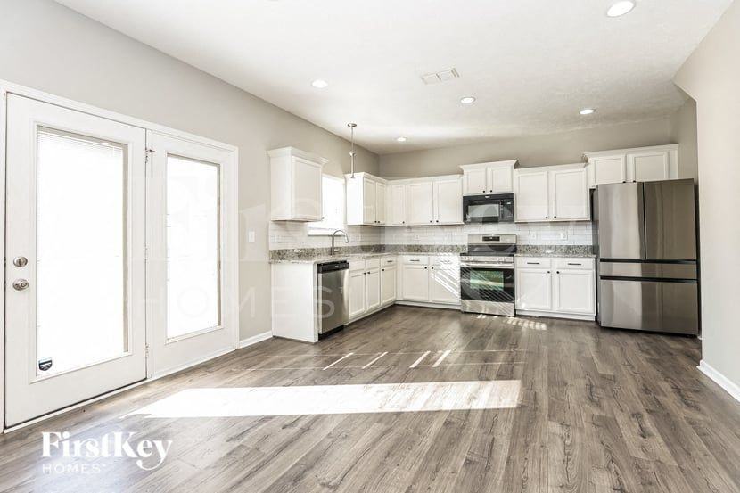 805 Avatar Ct - Photo 4 of 16