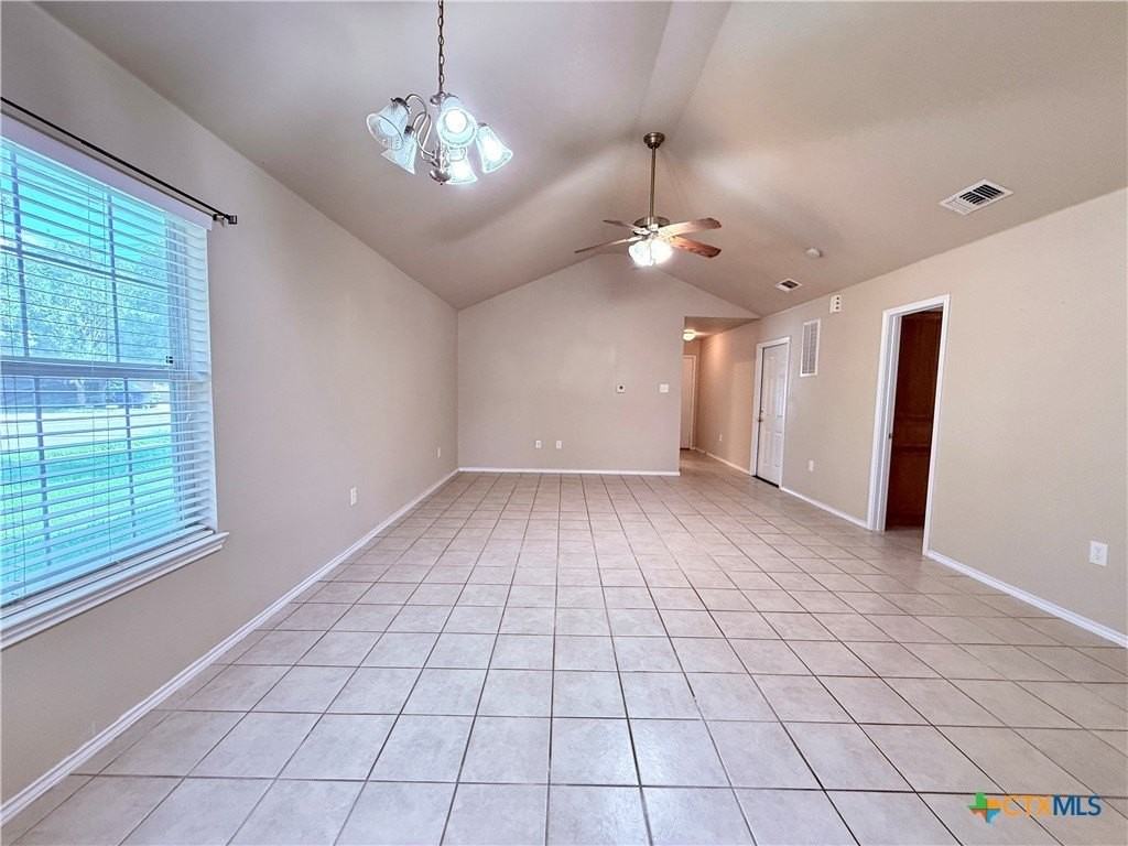 1035 Helen Dr #B - Photo 4 of 15