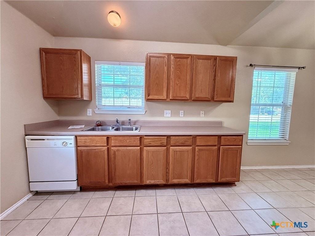 1035 Helen Dr #B - Photo 5 of 15