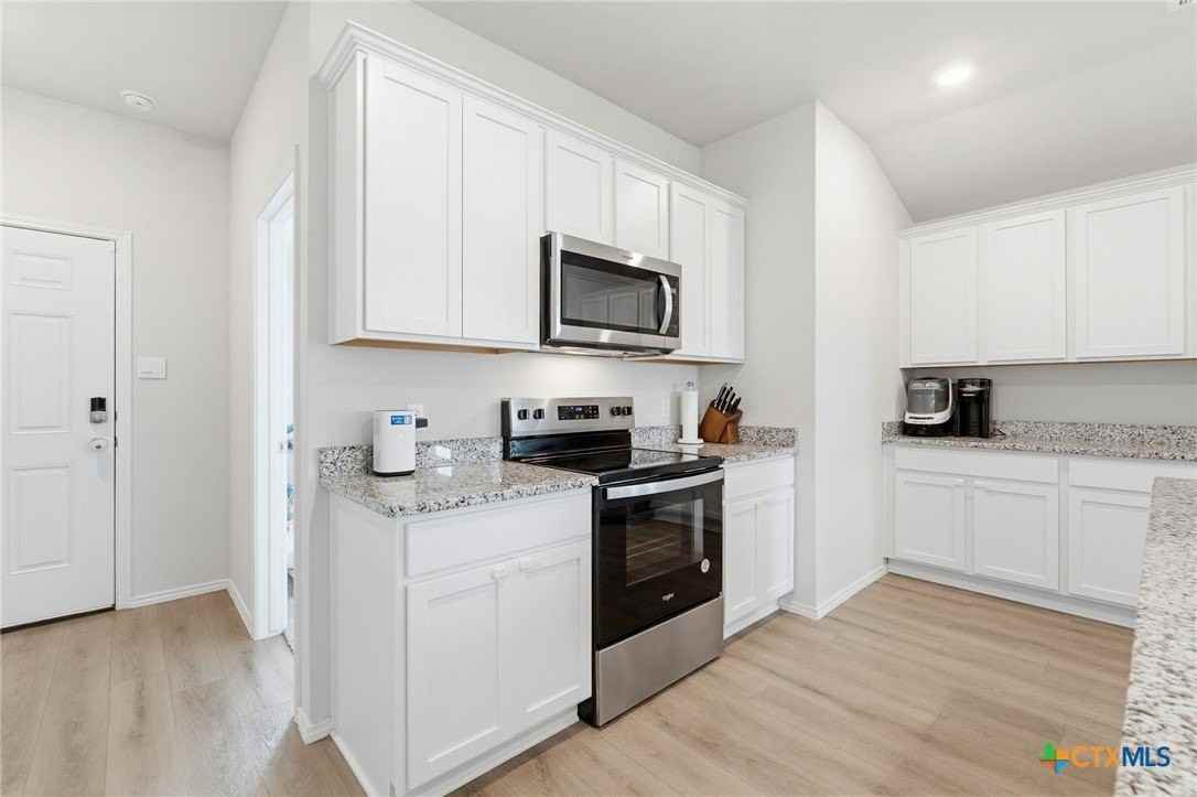 162 Ellenora Dr - Photo 3 of 14