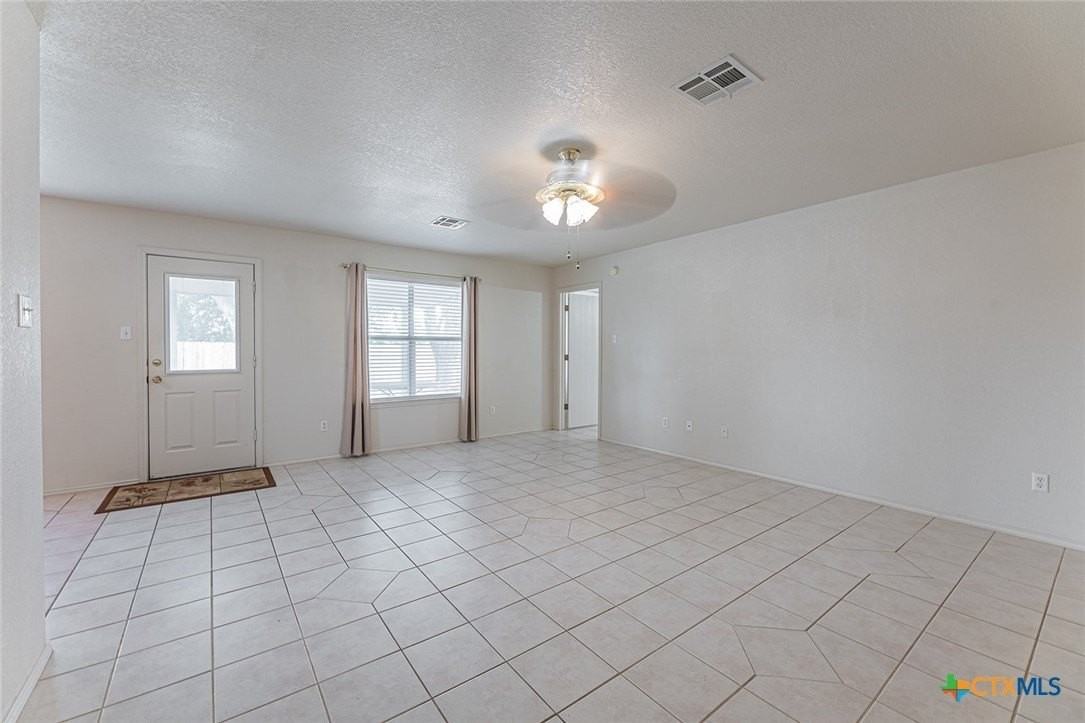 4409 Bowles Dr - Photo 6 of 34