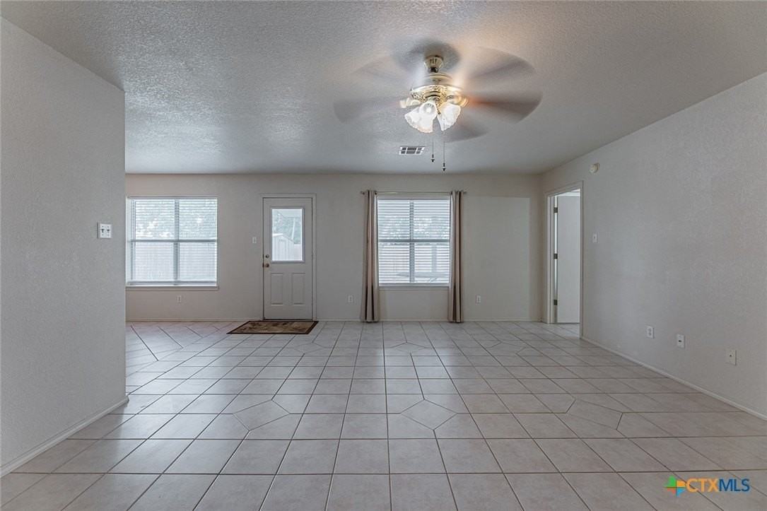 4409 Bowles Dr - Photo 7 of 34