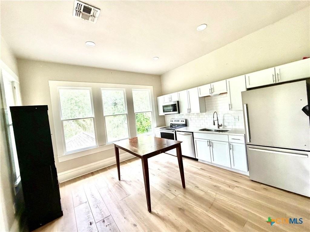 405 E Commercial St #2 - Photo 6 of 6