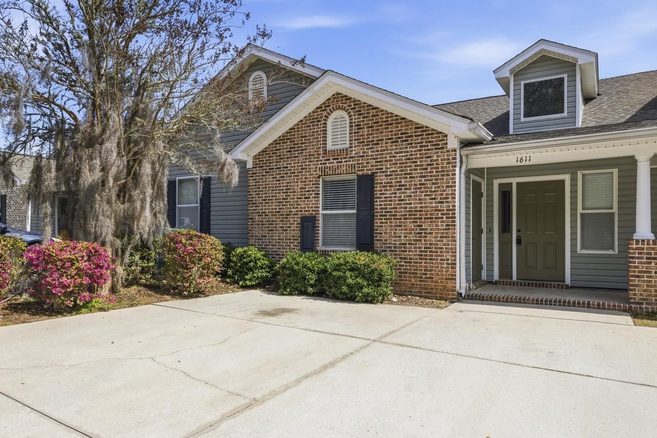 1611 Quazar Rd - Photo 4 of 28