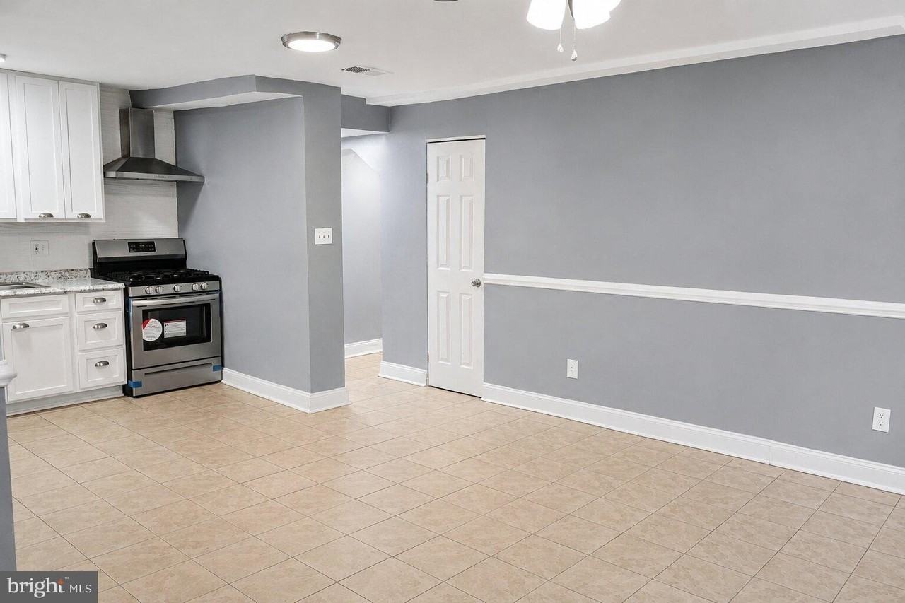 63 Galveston Pl Sw #B - Photo 4 of 10