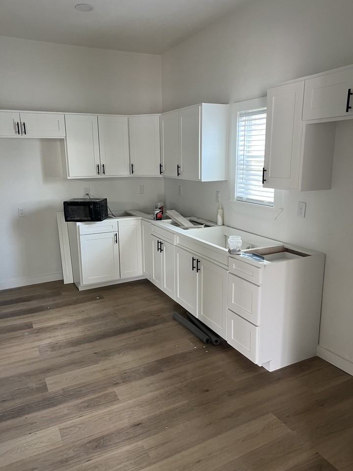 525 W Washington Ave #1 - Photo 3 of 20