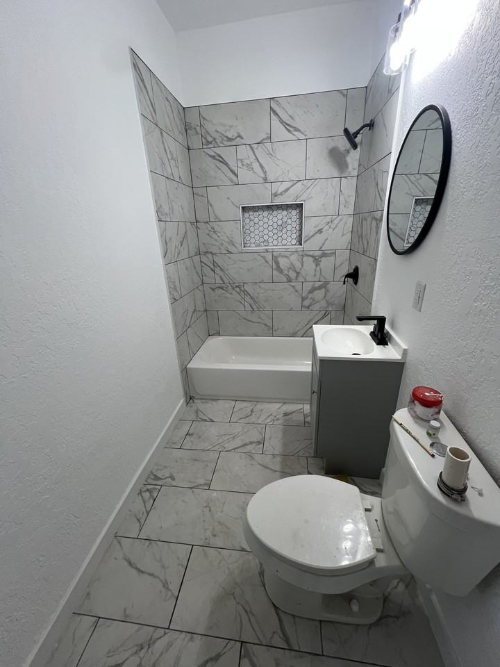 525 W Washington Ave #1 - Photo 6 of 20