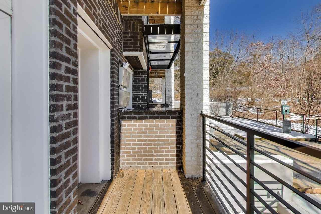 1220 19th St Ne #2A - Photo 3 of 32