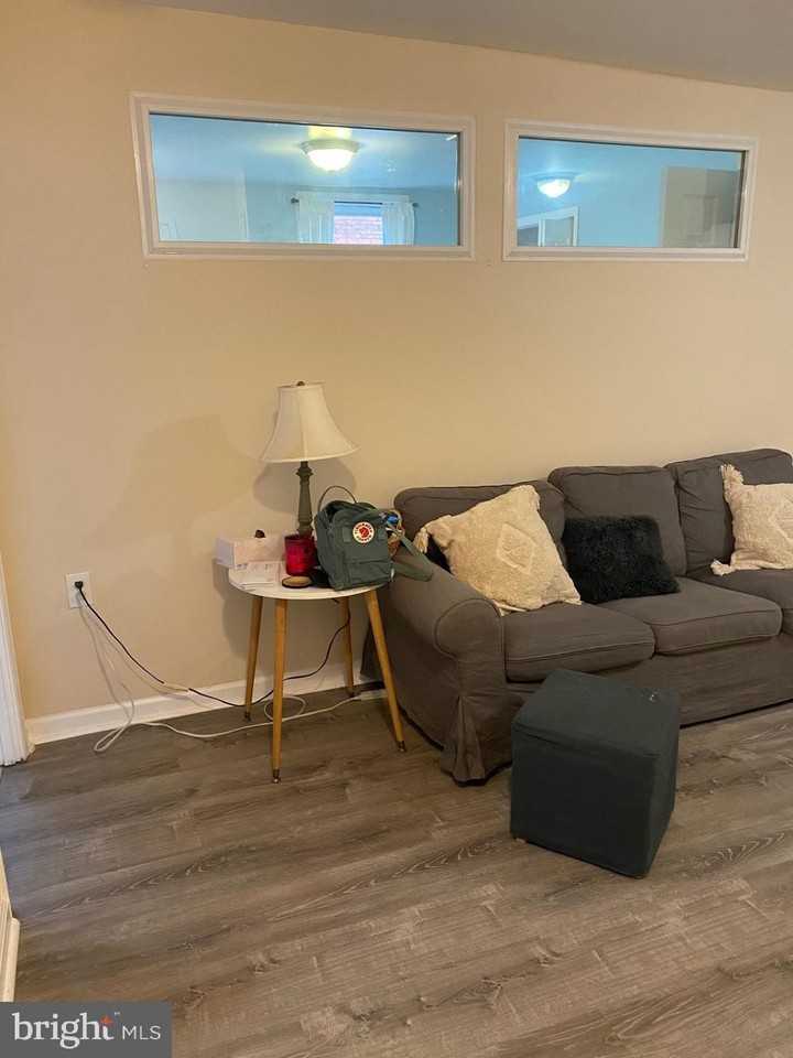 1420 Harvard St Nw #403 - Photo 4 of 32
