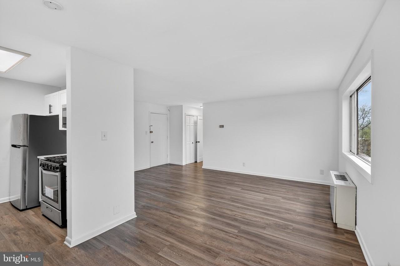 4570 Macarthur Blvd Nw #208 - Photo 6 of 17