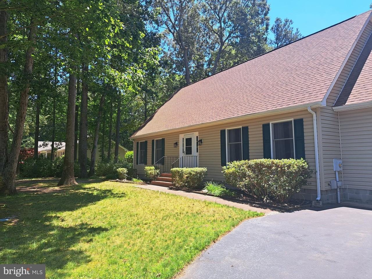 11 Roberts Rd - Photo 2 of 26