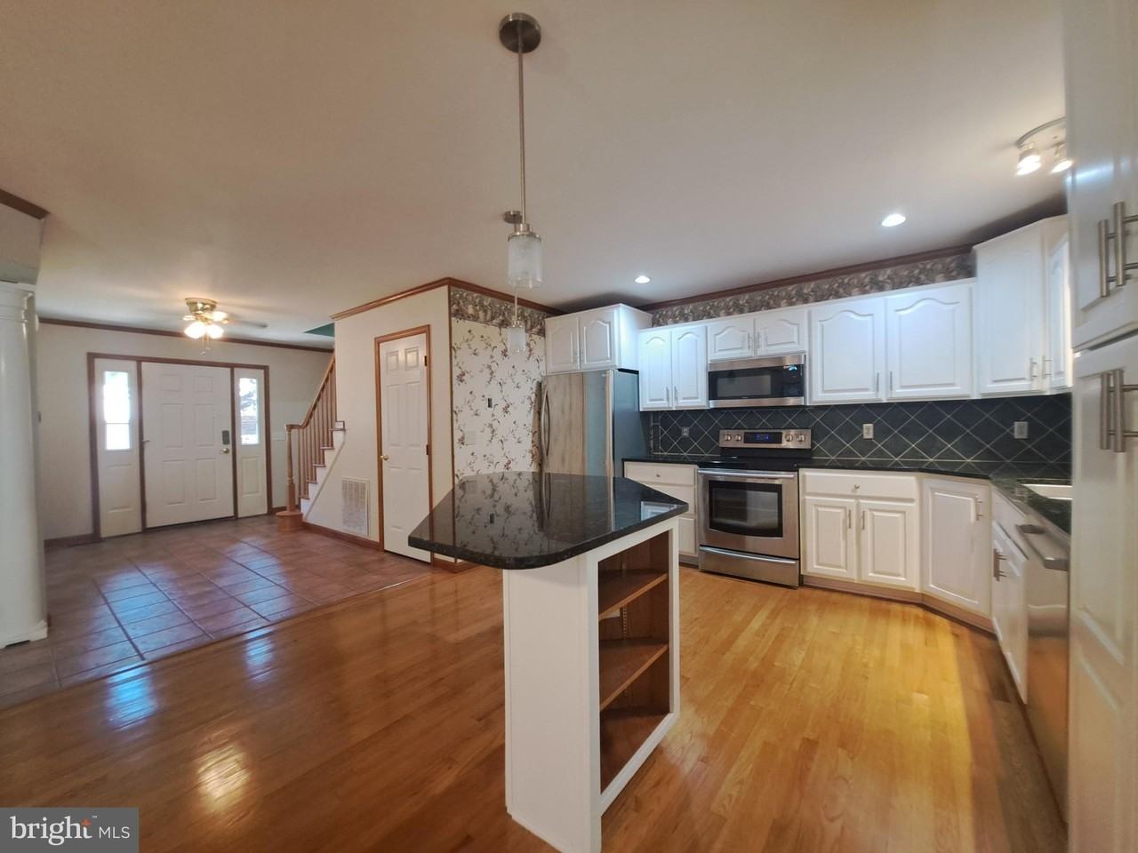 11 Roberts Rd - Photo 5 of 26