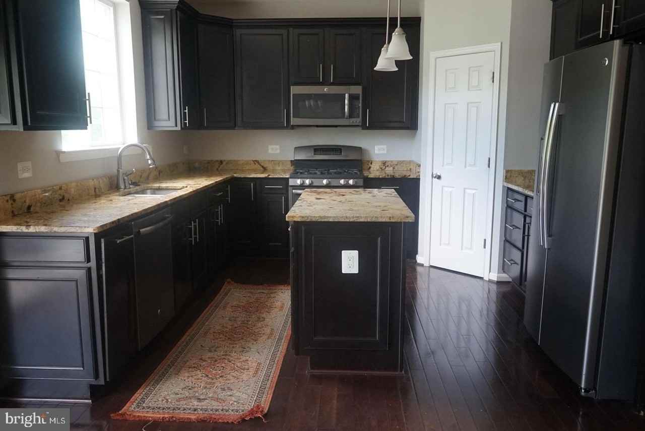9820 Leighland Ct - Photo 4 of 15