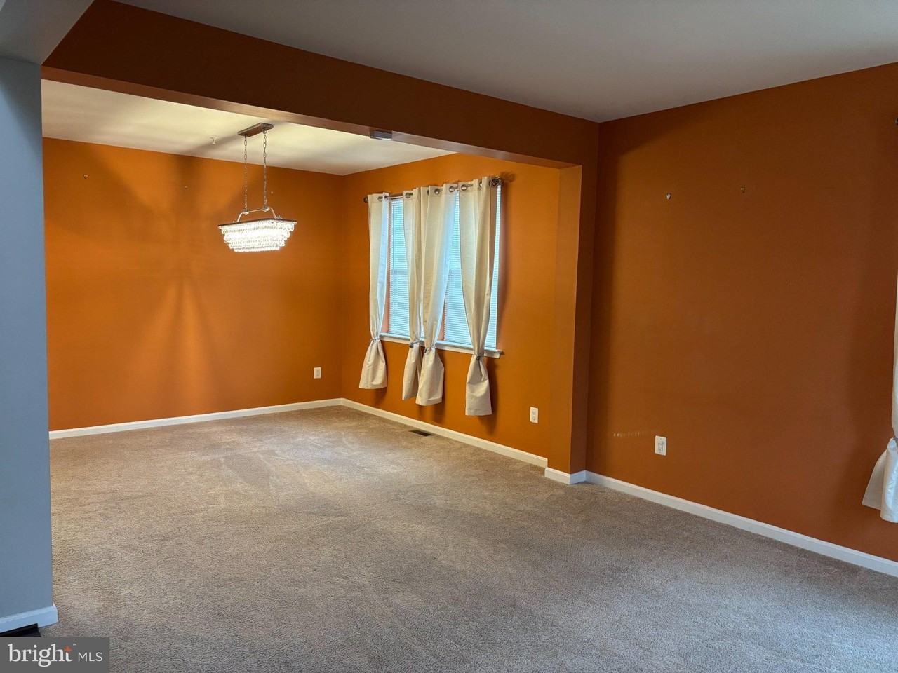 9820 Leighland Ct - Photo 6 of 15