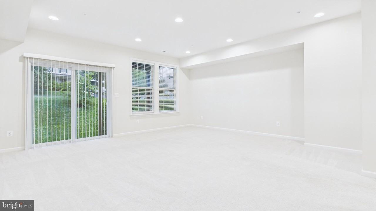 22 Chester Ct - Photo 6 of 50