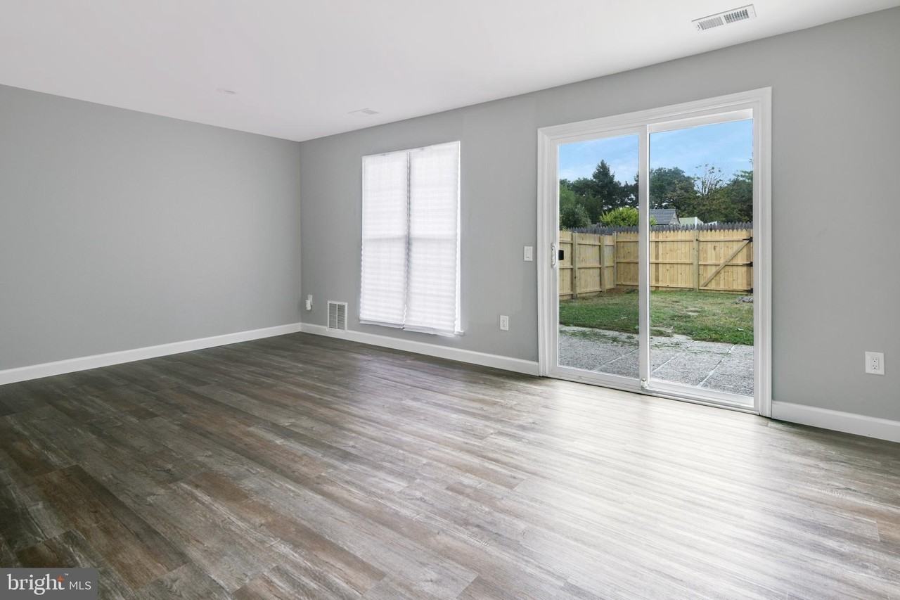 5778 Sunset View Ln - Photo 4 of 14