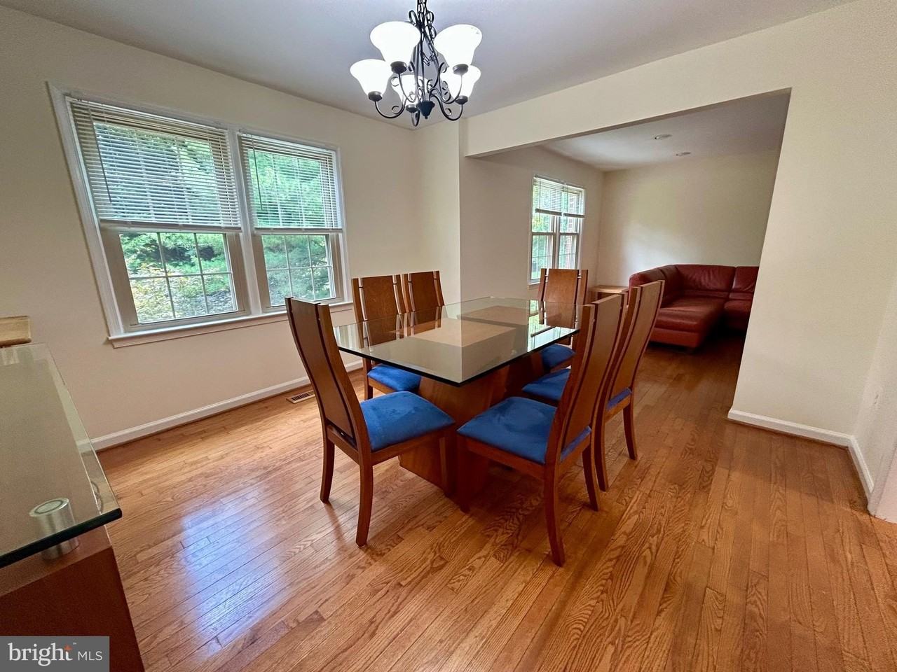 5916 Dorchester Way - Photo 6 of 30