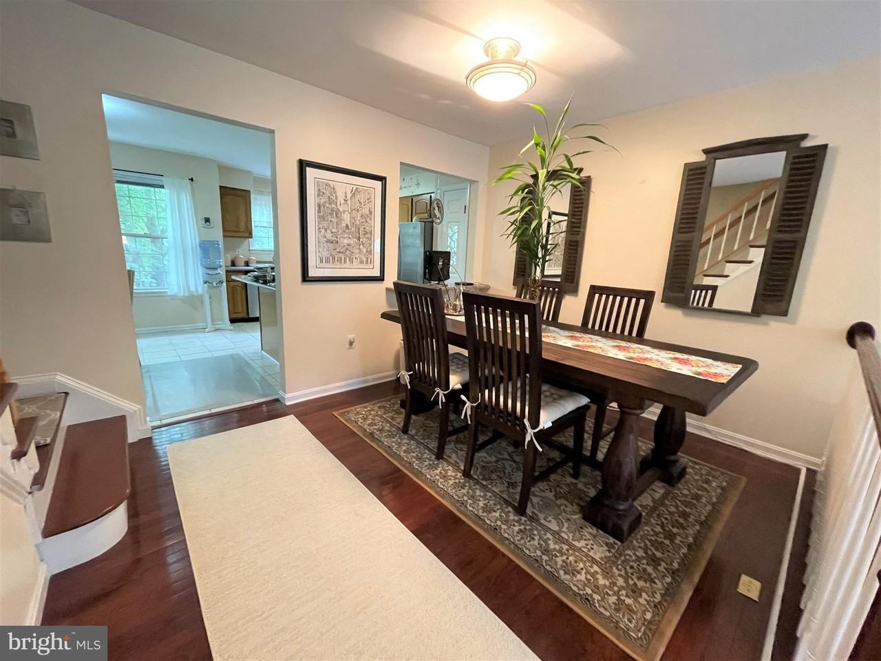 5 Martins Square Ln - Photo 7 of 47