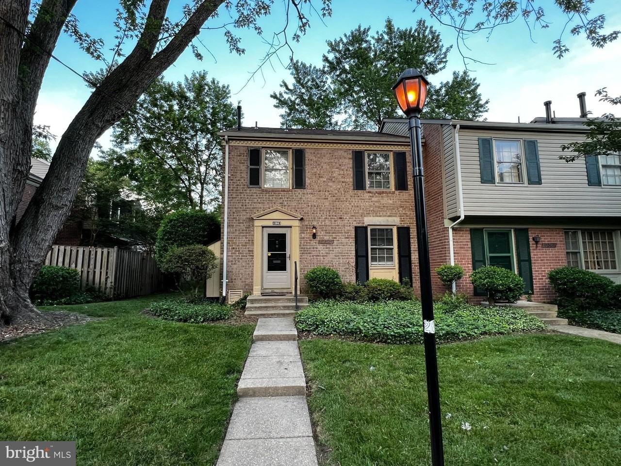 10863 Bucknell Dr - Photo 2 of 29